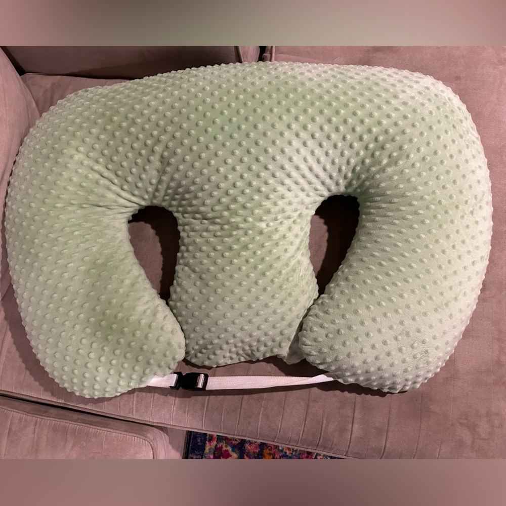 Green TwinZ Nursing Pillow/Lounger